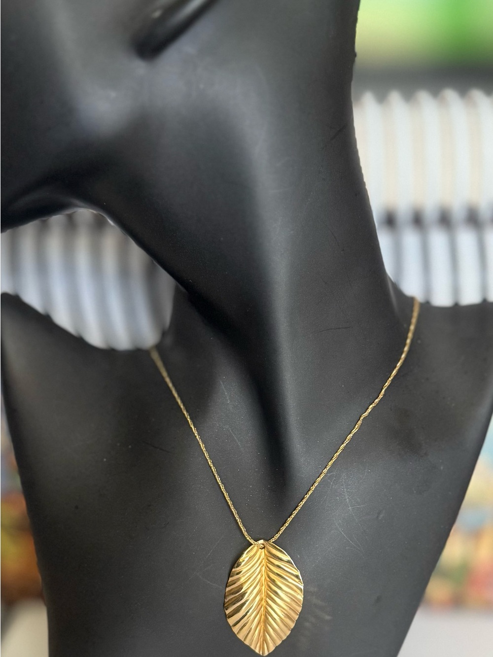 vintage Napier gold-tone leaf pendant necklace.